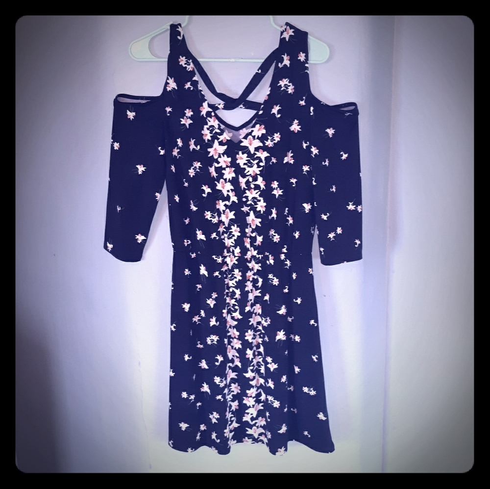 Cold shoulder floral print black dress